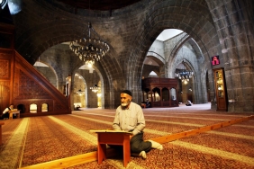 Erzurum8217da-Hakim-Ciftin-2-Yasindaki-Kizlari-Uykusunda-Vefat-Etti-featured